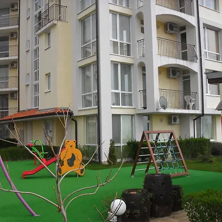 Апартхотел Rutland Beach Равда