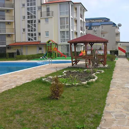 Rutland Beach Равда