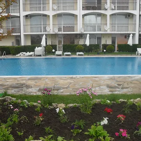 Rutland Beach 3* Равда
