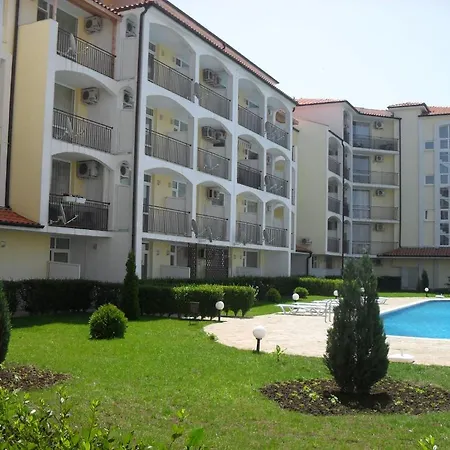 Апартхотел Rutland Beach 3*