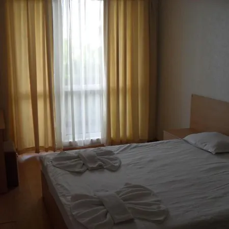 Ξενοδοχείο με διαμερίσματα Rutland Beach 3*