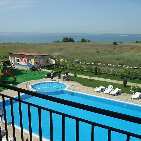 Ξενοδοχείο με διαμερίσματα Rutland Beach 3*